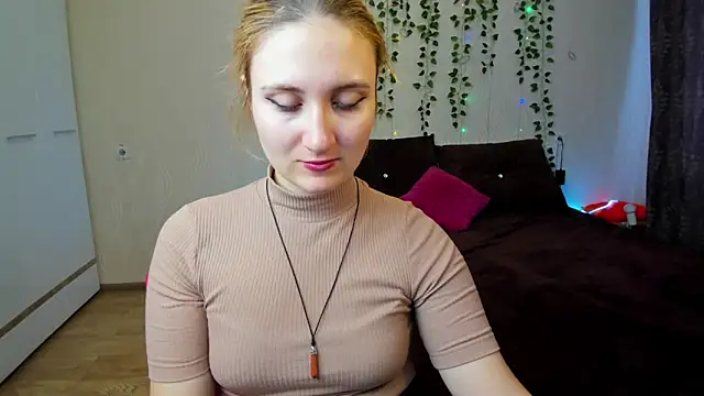 Snapshot of Miss_Elsa_ chatting on March 2025 02:50:01 AM Miss Elsa online show from March 2025 02:50:01 AM