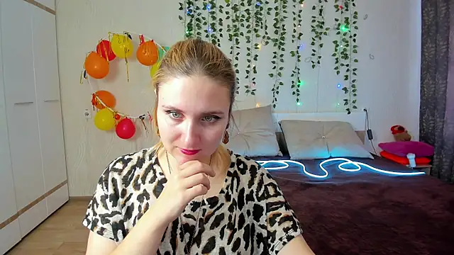 Snapshot of Miss_Elsa_ chatting on March 2025 03:57:02 AM Miss Elsa online show from March 2025 03:57:02 AM