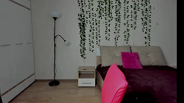 Snapshot of Miss_Elsa_ chatting on October 2025 01:11:01 PM Miss Elsa online show from October 2025 01:11:01 PM