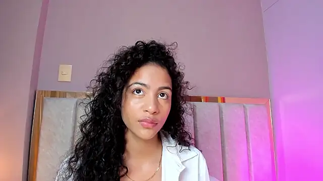 Snapshot of AntonellaHall_ chatting on January 2026 12:22:02 PM AntonellaHall online show from January 2026 12:22:02 PM