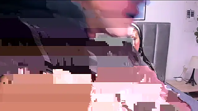 Emmy-Turnner online show from October 2025 12:01:02 PM