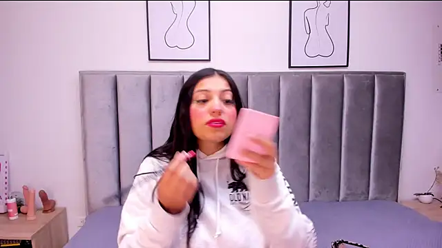 Emmy-Turnner online show from October 2025 11:54:02 AM