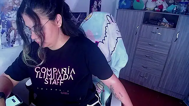 gigiqueen 18 online show from December 2024 01:28:01 PM