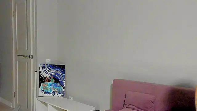 Snapshot of EllaSky_xoxo chatting on December 2024 01:13:01 AM EllaSky xoxo online show from December 2024 01:13:01 AM