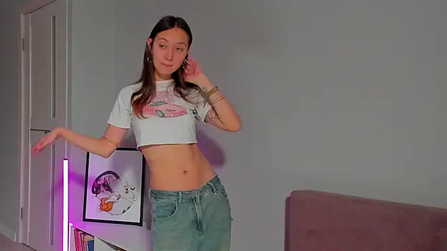 Snapshot of EllaSky_xoxo chatting on December 2024 11:43:02 PM EllaSky xoxo online show from December 2024 11:43:02 PM