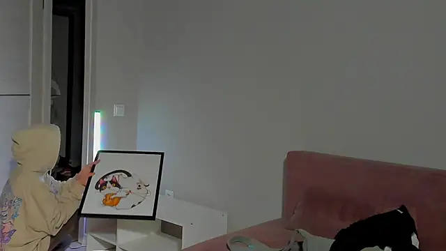 Snapshot of EllaSky_xoxo chatting on December 2024 11:40:02 PM EllaSky xoxo online show from December 2024 11:40:02 PM