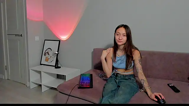 Snapshot of EllaSky_xoxo chatting on January 2025 03:37:02 AM EllaSky xoxo online show from January 2025 03:37:02 AM