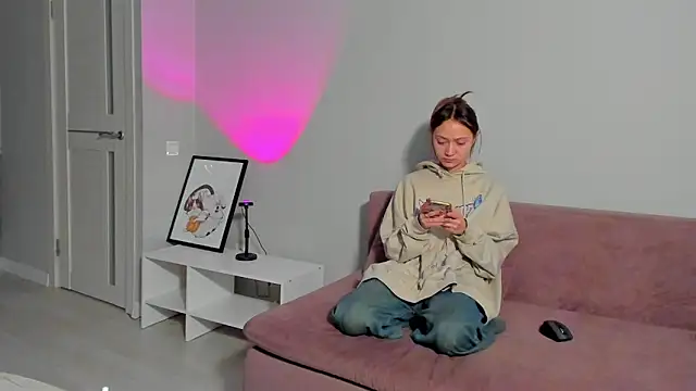 Snapshot of EllaSky_xoxo chatting on January 2025 06:17:01 AM EllaSky xoxo online show from January 2025 06:17:01 AM