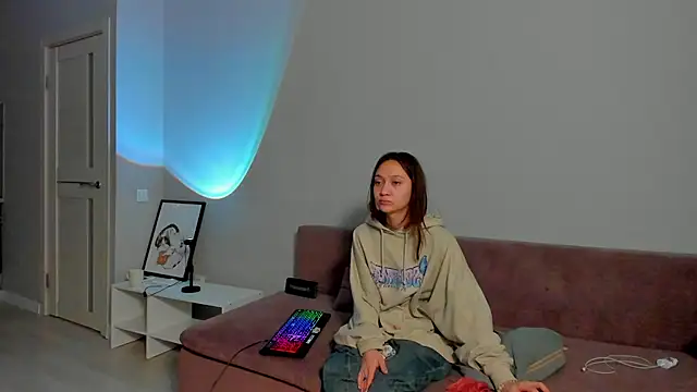 Snapshot of EllaSky_xoxo chatting on February 2025 06:04:01 AM EllaSky xoxo online show from February 2025 06:04:01 AM