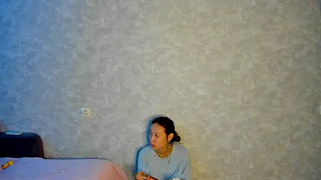 Snapshot of EllaSky_xoxo chatting on October 2025 04:38:02 PM EllaSky xoxo online show from October 2025 04:38:02 PM