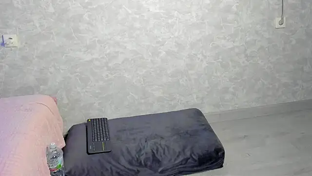 Snapshot of EllaSky_xoxo chatting on October 2025 09:55:02 PM EllaSky xoxo online show from October 2025 09:55:02 PM