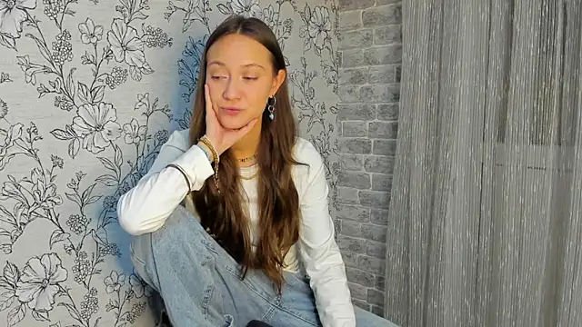 Snapshot of EllaSky_xoxo chatting on November 2025 11:07:02 PM EllaSky xoxo online show from November 2025 11:07:02 PM