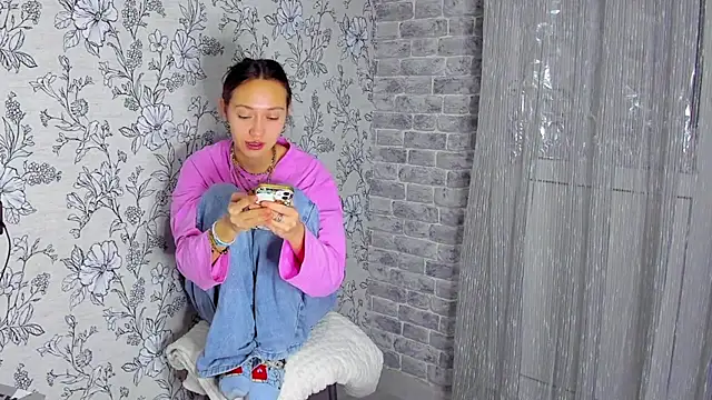 Snapshot of EllaSky_xoxo chatting on November 2025 07:35:02 PM EllaSky xoxo online show from November 2025 07:35:02 PM