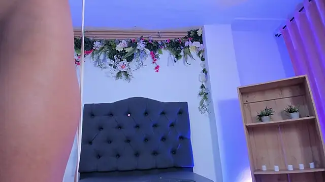 Alyssa jones online show from February 2025 06:51:01 AM