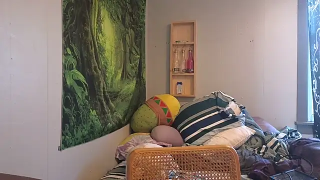 Snapshot of ThickGirlsDoItBetter chatting on March 2025 03:31:02 PM ThickGirlsDoItBetter online show from March 2025 03:31:02 PM