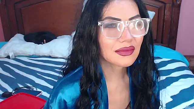 Snapshot of Ary_z chatting on April 2026 01:42:01 AM Ary z online show from April 2026 01:42:01 AM