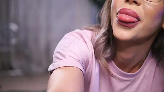 Snapshot of NyrobiNova chatting on January 2025 03:59:01 AM NyrobiNova online show from January 2025 03:59:01 AM