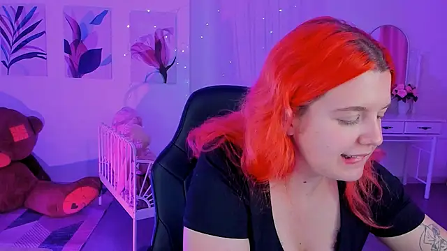 NielletaBlossom online show from December 2024 05:16:01 PM