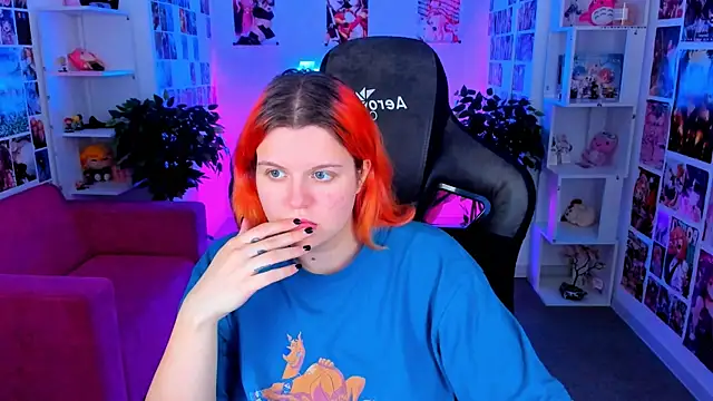 NielletaBlossom online show from March 2025 05:05:02 AM