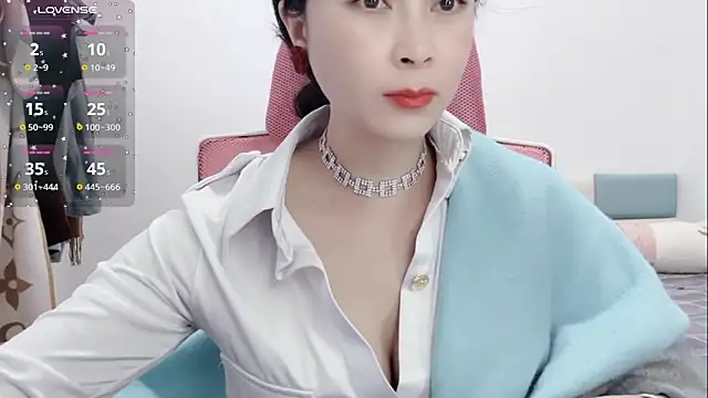 Snapshot of Qwi-V1 chatting on February 2025 11:37:02 PM Qwi-V1 online show from February 2025 11:37:02 PM