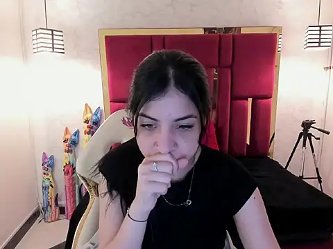 Violet m online show from September 2025 11:43:01 AM