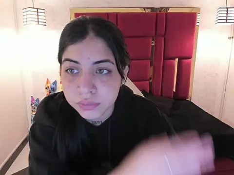 Violet m online show from September 2025 11:33:02 AM