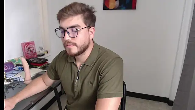 Snapshot of Dylanwish chatting on December 2024 08:21:02 PM Dylanwish online show from December 2024 08:21:02 PM