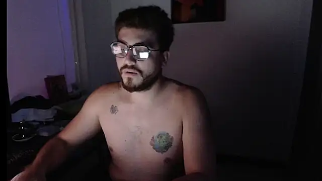 Snapshot of Dylanwish chatting on December 2024 11:06:02 PM Dylanwish online show from December 2024 11:06:02 PM