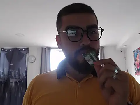 Snapshot of Dylanwish chatting on September 2025 09:26:02 PM Dylanwish online show from September 2025 09:26:02 PM