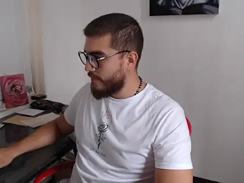 Snapshot of Dylanwish chatting on October 2025 08:39:02 PM Dylanwish online show from October 2025 08:39:02 PM