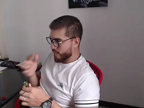 Snapshot of Dylanwish chatting on October 2025 09:23:01 PM Dylanwish online show from October 2025 09:23:01 PM