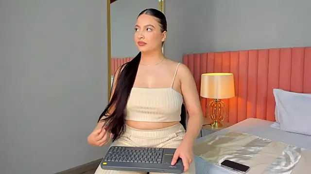 Snapshot of NathRossi chatting on February 2025 11:16:01 PM NathRossi online show from February 2025 11:16:01 PM