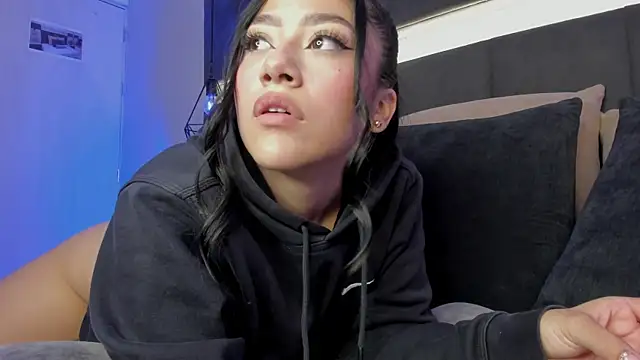 nicolle pierce online show from February 2025 03:10:01 PM