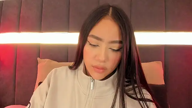 nicolle pierce online show from September 2025 12:29:01 PM