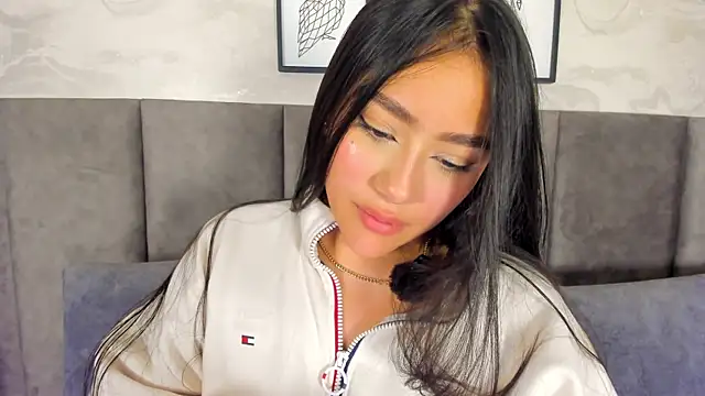 Snapshot of nicolle_pierce chatting on December 2025 11:33:02 PM nicolle pierce online show from December 2025 11:33:02 PM