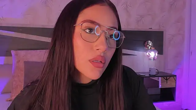 Snapshot of nicolle_pierce chatting on February 2026 01:21:01 PM nicolle pierce online show from February 2026 01:21:01 PM