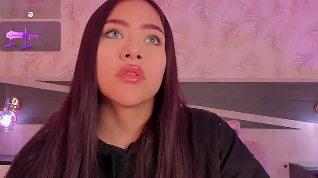 Snapshot of nicolle_pierce chatting on March 2026 12:43:01 PM nicolle pierce online show from March 2026 12:43:01 PM