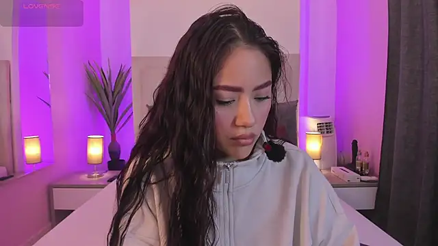 Snapshot of nicolle_pierce chatting on March 2026 12:11:01 PM nicolle pierce online show from March 2026 12:11:01 PM