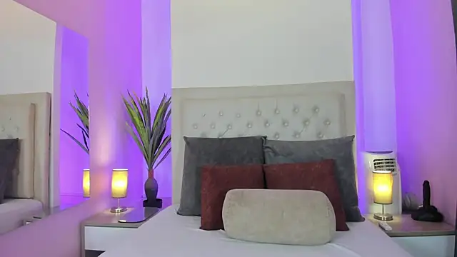 Snapshot of nicolle_pierce chatting on April 2026 12:35:02 PM nicolle pierce online show from April 2026 12:35:02 PM