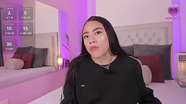 Snapshot of nicolle_pierce chatting on April 2026 11:26:01 AM nicolle pierce online show from April 2026 11:26:01 AM