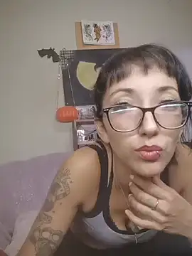 Snapshot of HighLilith chatting on October 2025 12:42:02 AM HighLilith online show from October 2025 12:42:02 AM