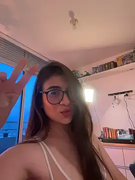 Snapshot of MariaIsabella8 chatting on April 2026 11:02:02 PM MariaIsabella8 online show from April 2026 11:02:02 PM