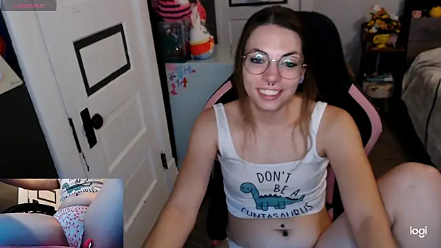 KSwonderland6 online show from December 2025 04:11:01 PM