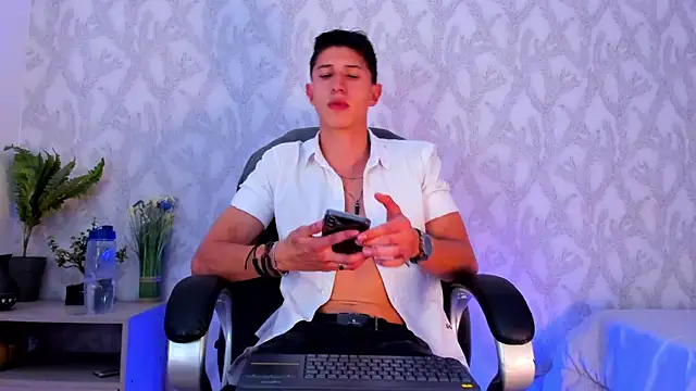 Dorianmistery2322  online show from January 2025 04:45:01 PM