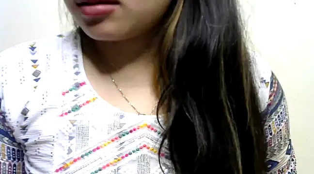 Snapshot of Come-on-over chatting on January 2025 01:10:02 AM Come-on-over online show from January 2025 01:10:02 AM