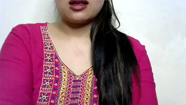 Snapshot of Come-on-over chatting on January 2025 04:51:02 AM Come-on-over online show from January 2025 04:51:02 AM