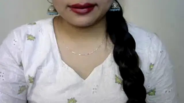 Snapshot of Come-on-over chatting on January 2025 05:34:01 PM Come-on-over online show from January 2025 05:34:01 PM