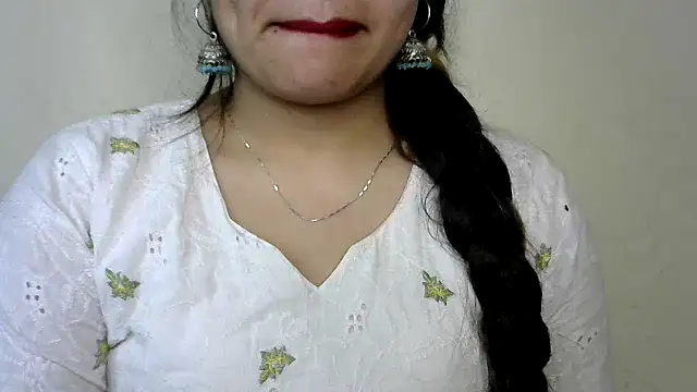 Snapshot of Come-on-over chatting on January 2025 09:07:01 PM Come-on-over online show from January 2025 09:07:01 PM