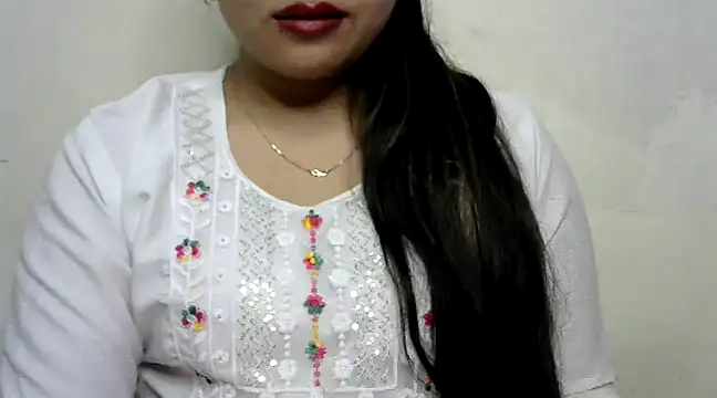 Snapshot of Come-on-over chatting on February 2025 05:34:01 PM Come-on-over online show from February 2025 05:34:01 PM