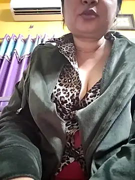 Royalgirl667 online show from December 2024 04:37:01 PM